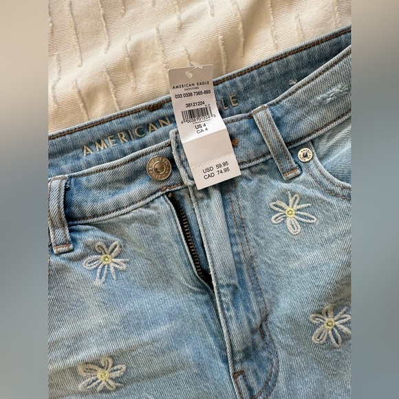 NWT American Eagle Daisy Jean cutoff shorts - Picture 3 of 6
